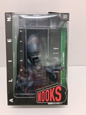 Nook Alien Xenomorph Display Figure - Black